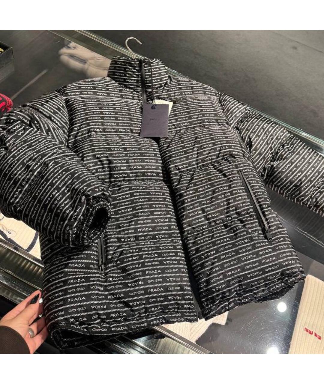 PRADA Черный полиэстеровый пуховик, фото 6