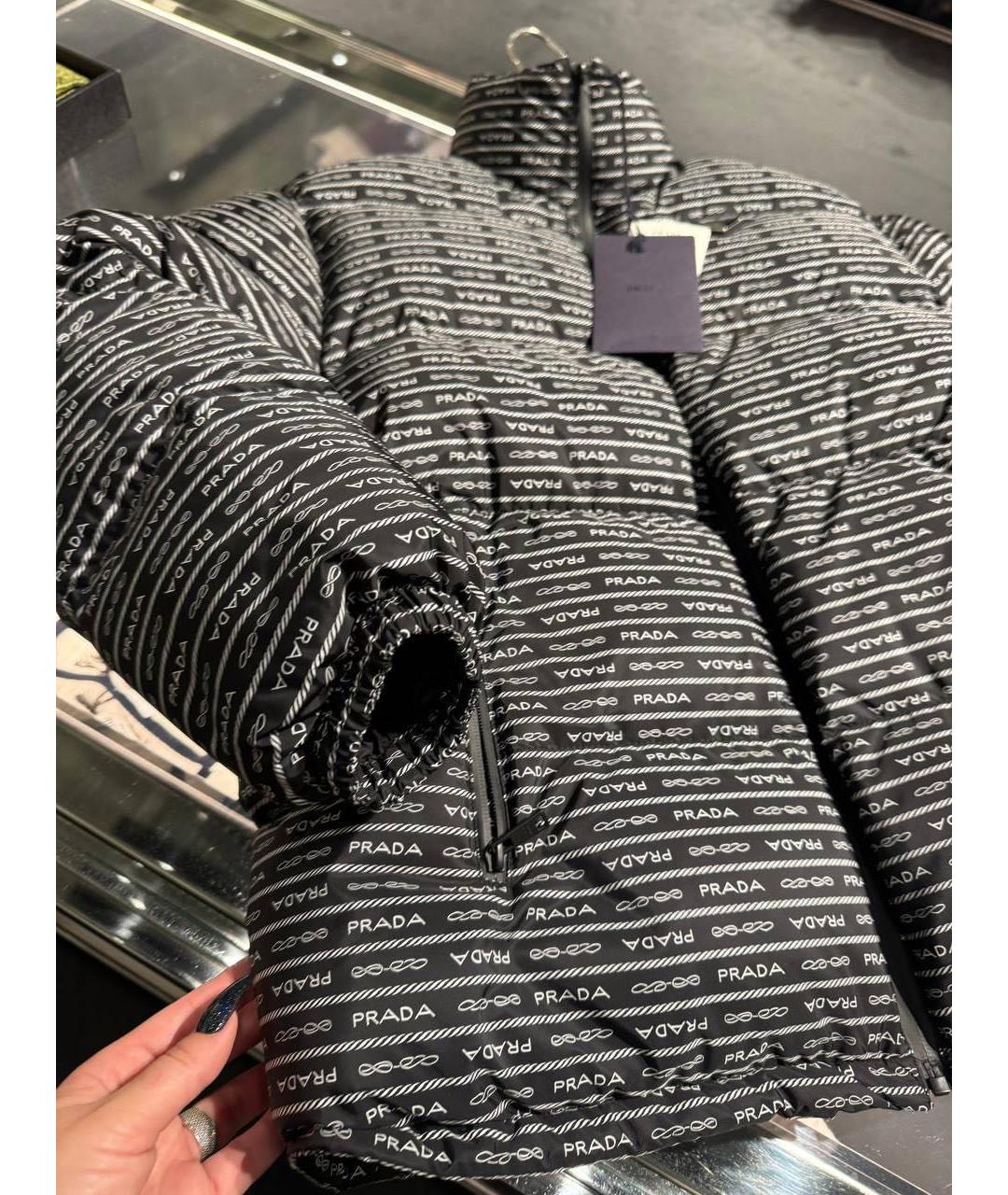 PRADA Черный полиэстеровый пуховик, фото 2