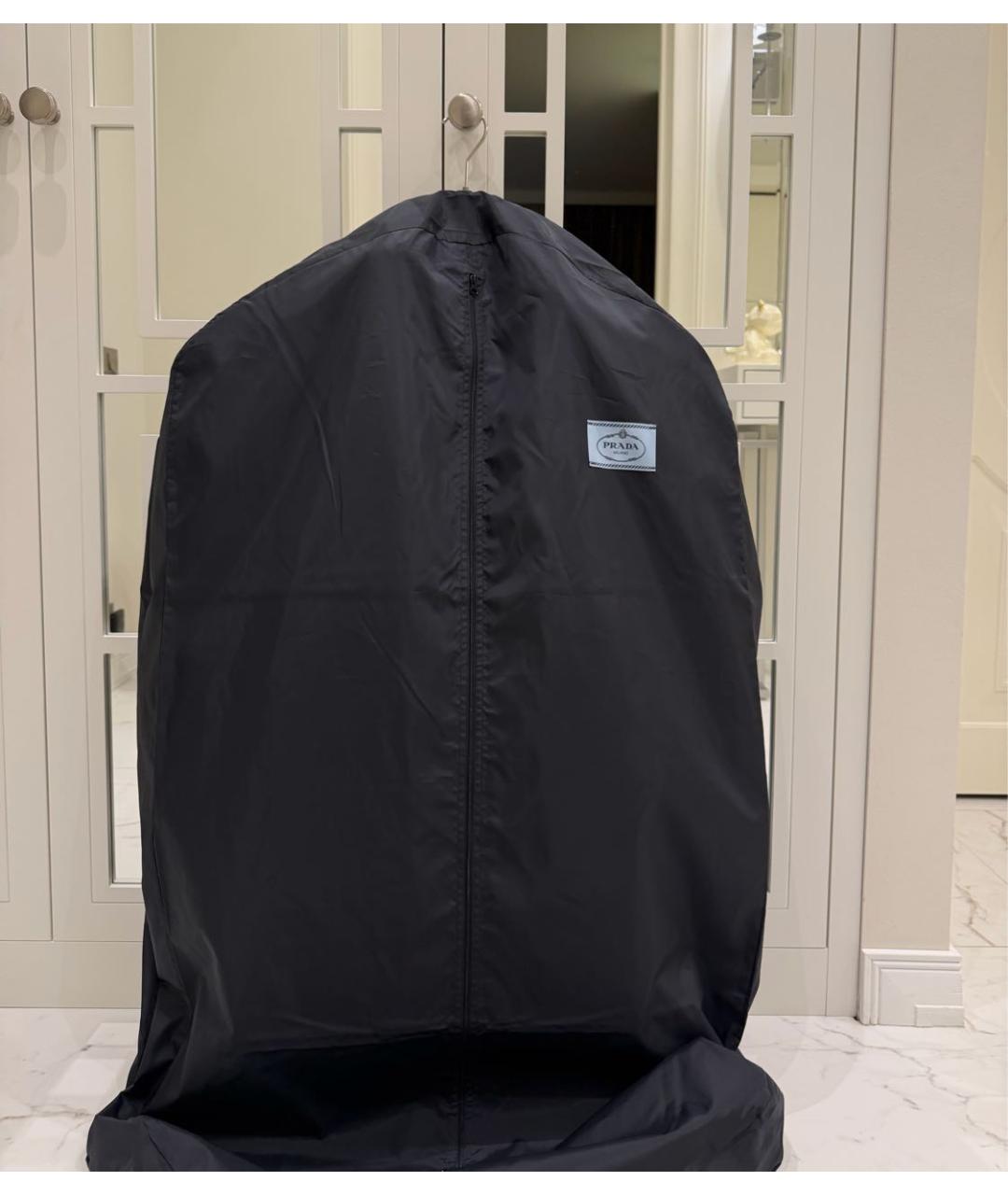 PRADA Черный полиуретановый пуховик, фото 5