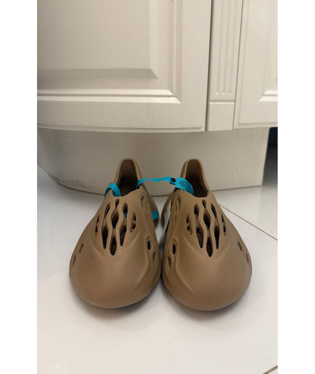 ADIDAS YEEZY Коричневые резиновые шлепанцы, фото 2