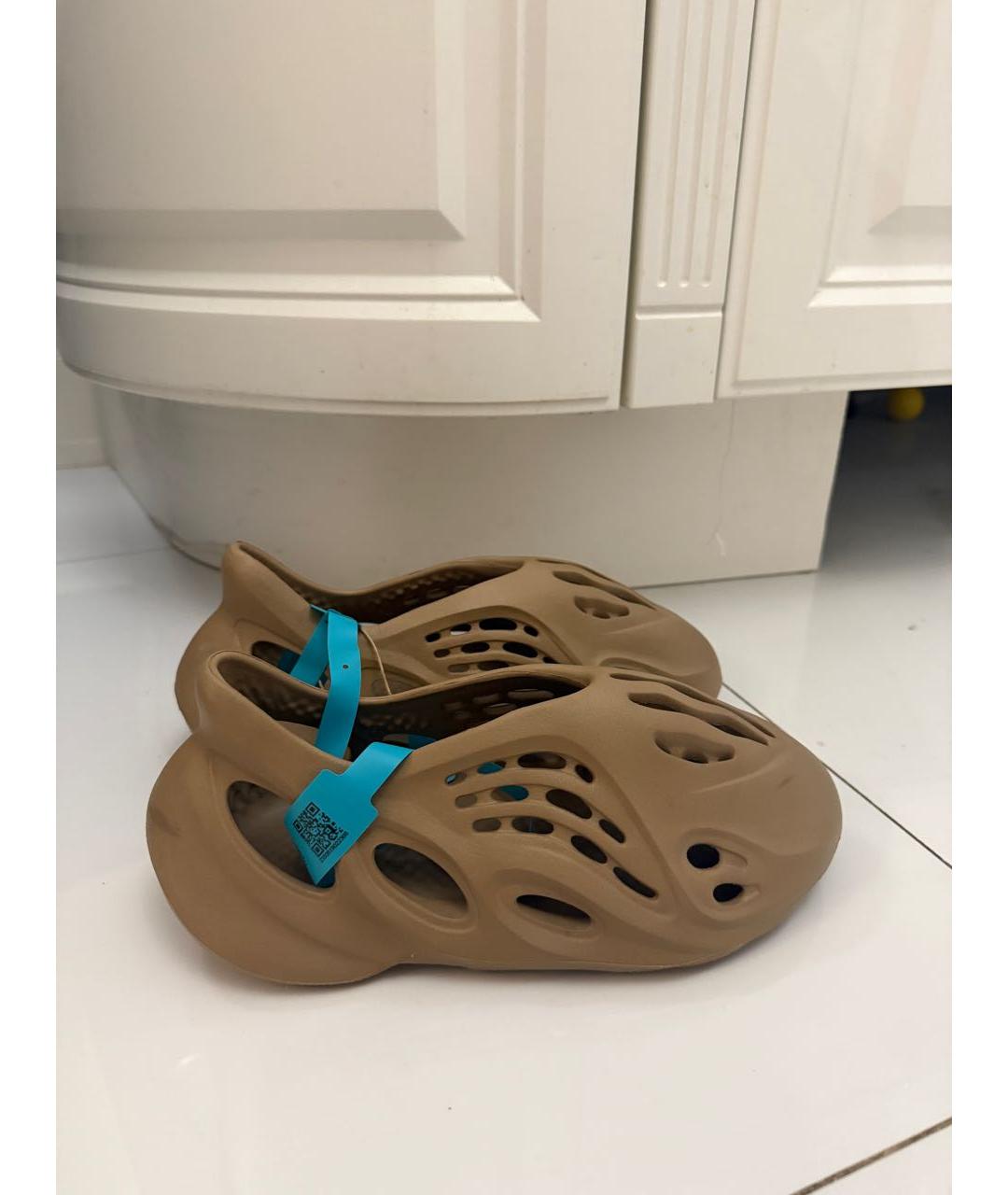 ADIDAS YEEZY Коричневые резиновые шлепанцы, фото 4