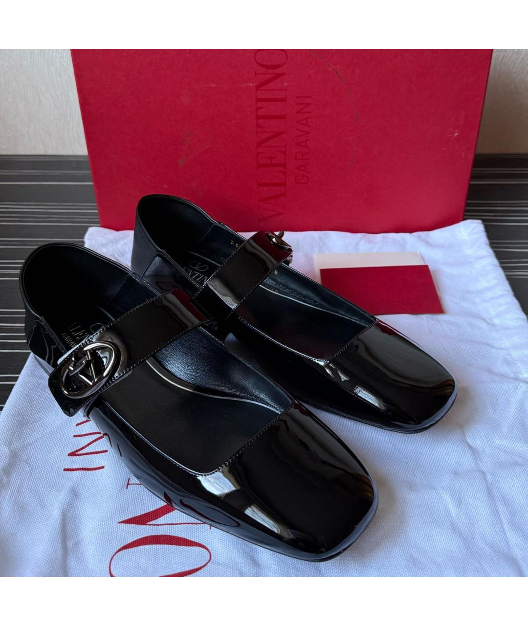 VALENTINO Черные балетки из лакированной кожи, фото 7