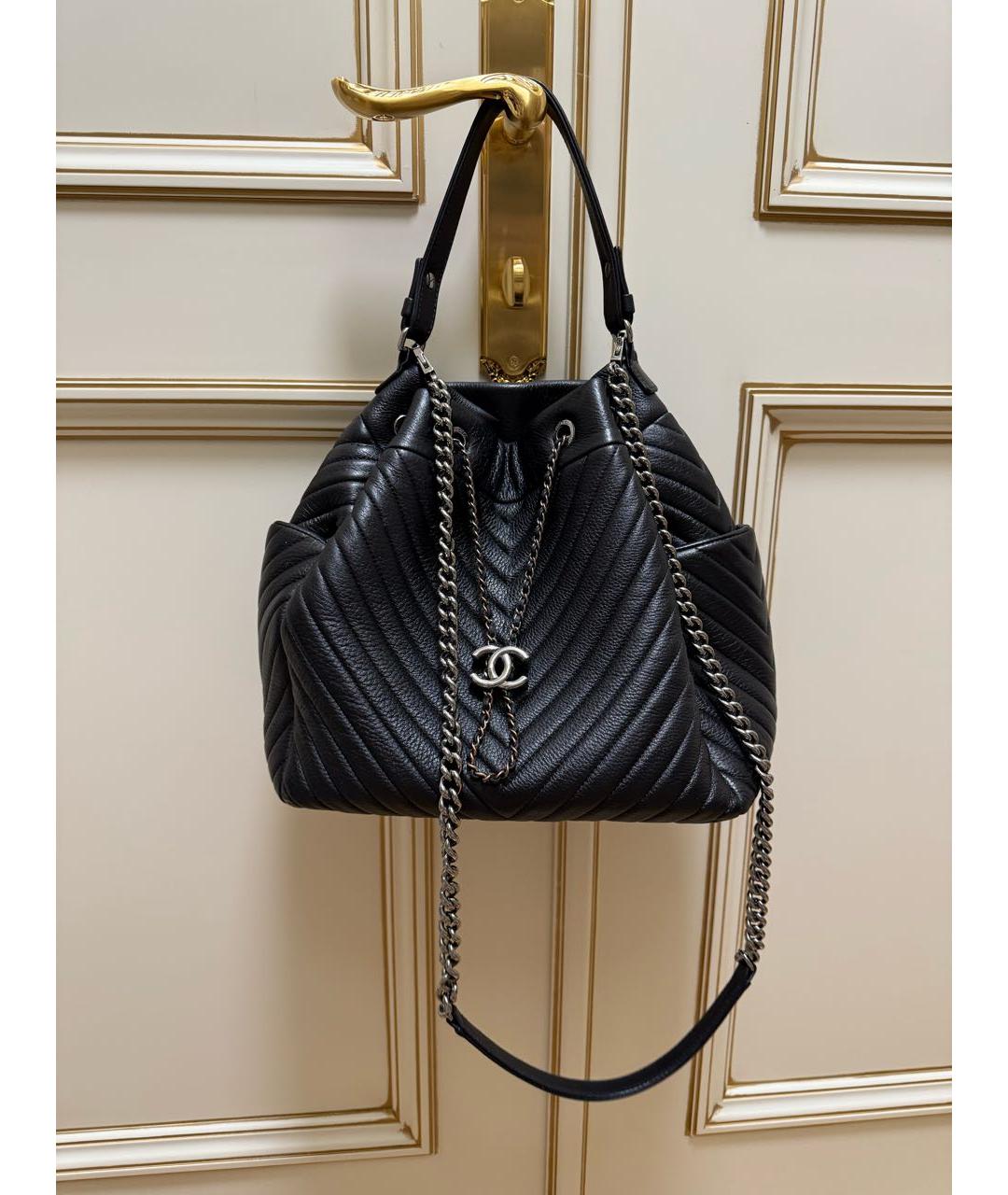 CHANEL Черная кожаная сумка с короткими ручками, фото 7