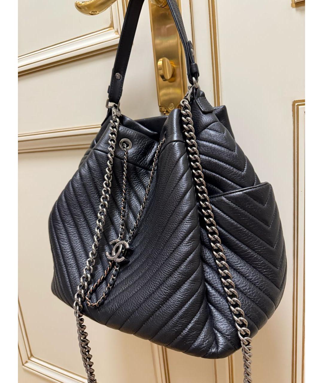 CHANEL Черная кожаная сумка с короткими ручками, фото 2