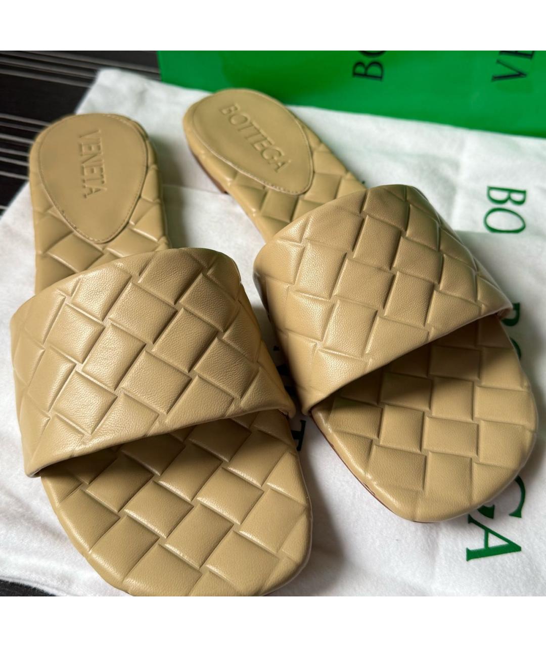 BOTTEGA VENETA Бежевые кожаные шлепанцы, фото 7