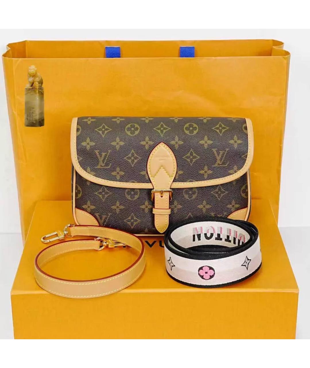 LOUIS VUITTON Коричневая сумка с короткими ручками, фото 9