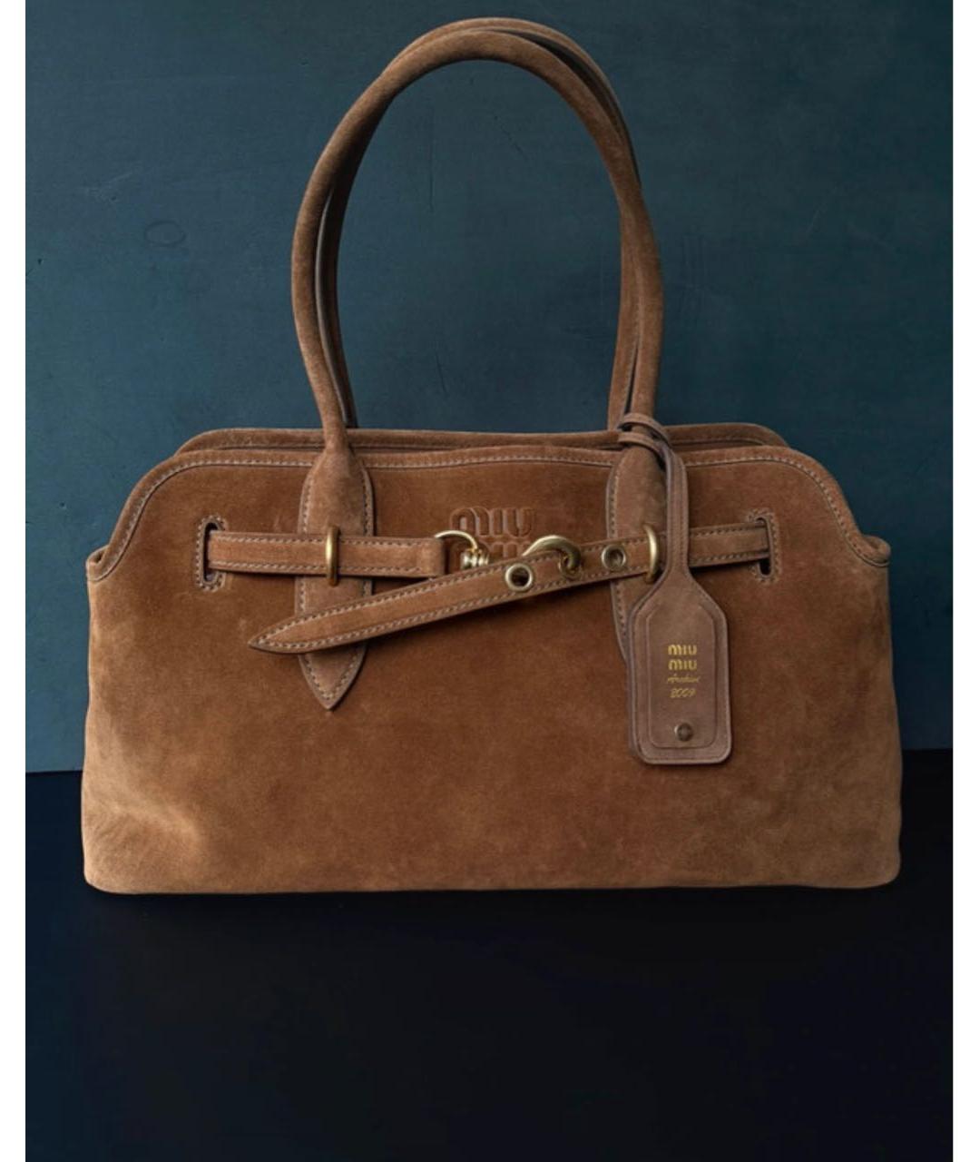 MIU MIU Коричневая замшевая сумка с короткими ручками, фото 3