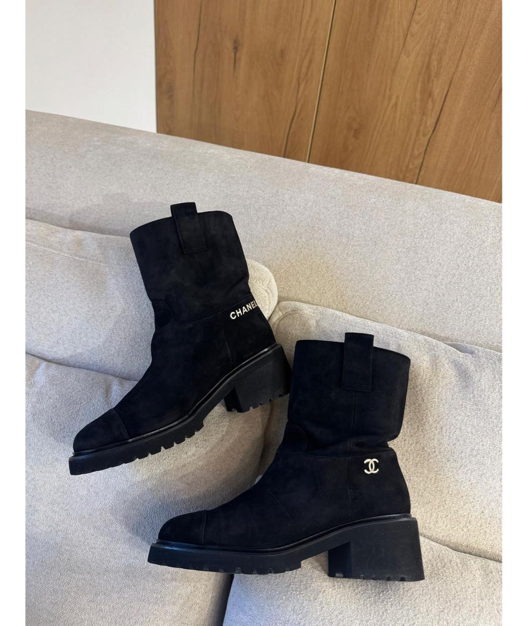 CHANEL Черные замшевые полусапоги, фото 2