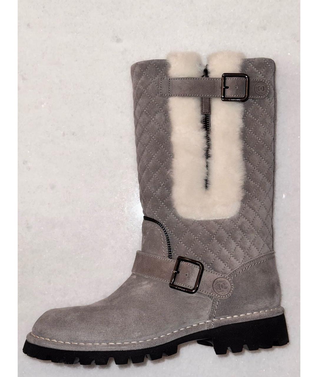 CHANEL Серые замшевые сапоги, фото 9