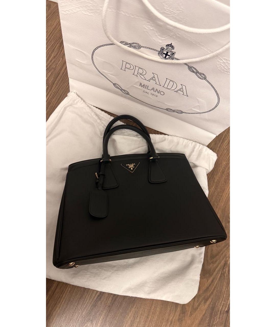 PRADA Черная кожаная сумка с короткими ручками, фото 5