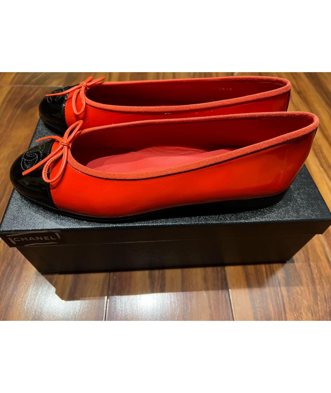 CHANEL Красные балетки из лакированной кожи, фото 7