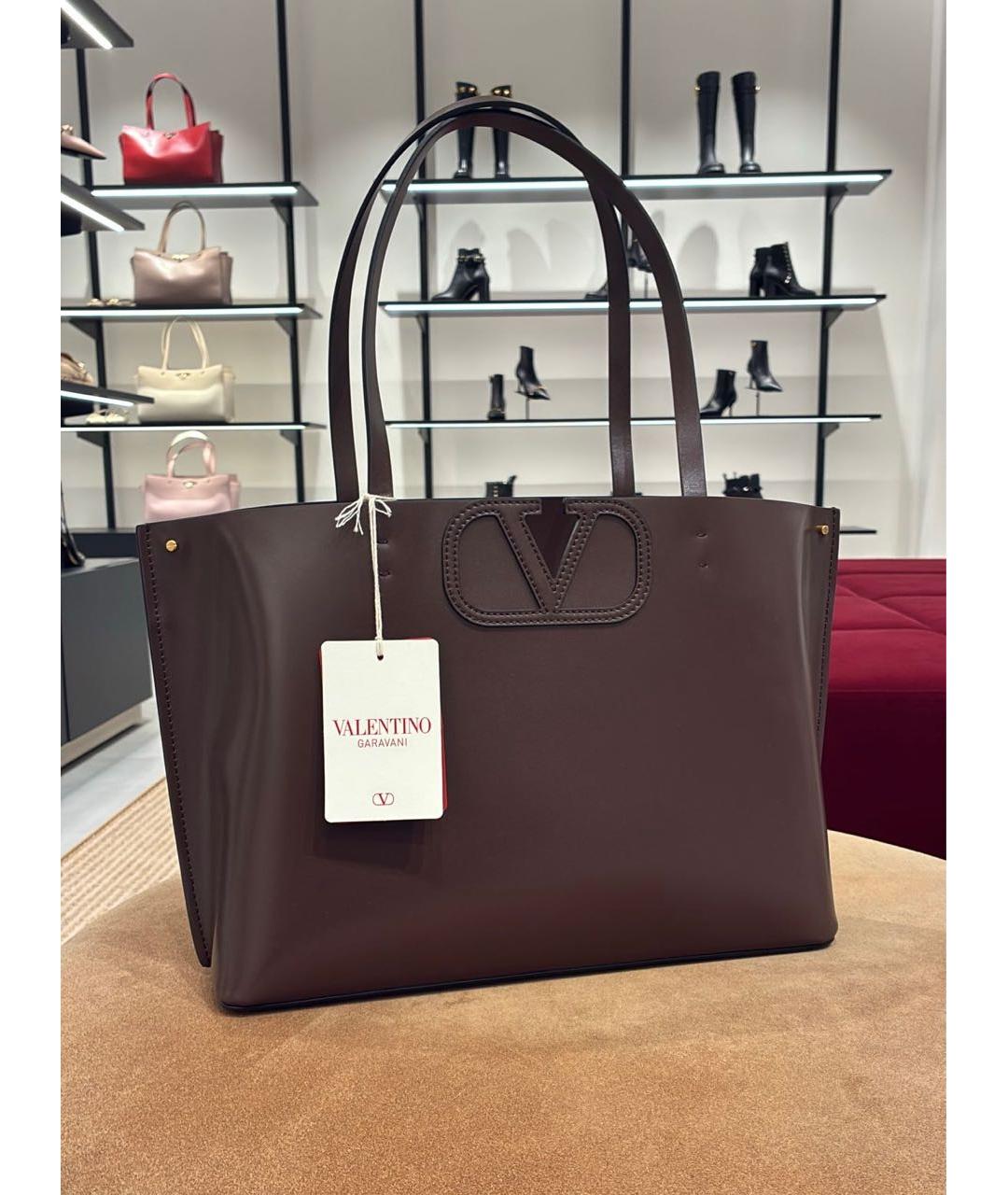 VALENTINO Коричневая кожаная сумка тоут, фото 2