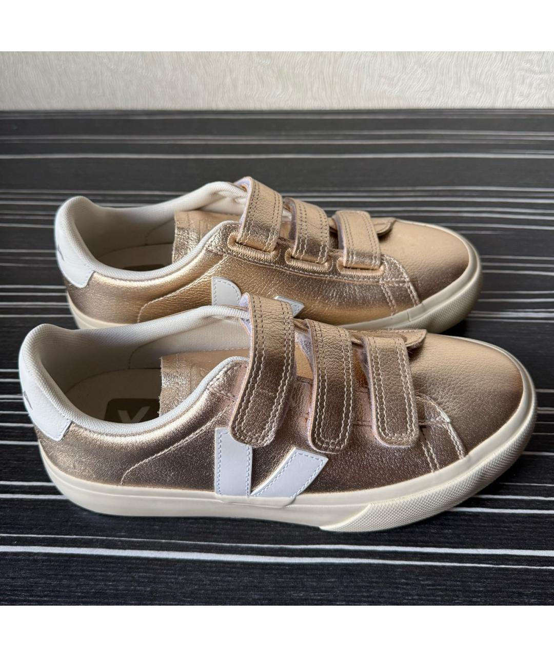 VEJA Золотые кожаные кеды, фото 2