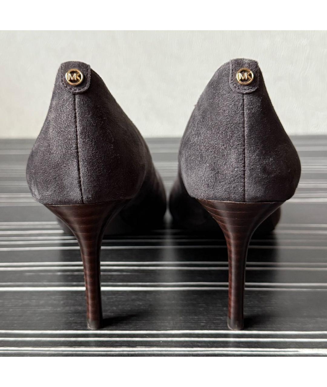 MICHAEL KORS Серые замшевые туфли, фото 5