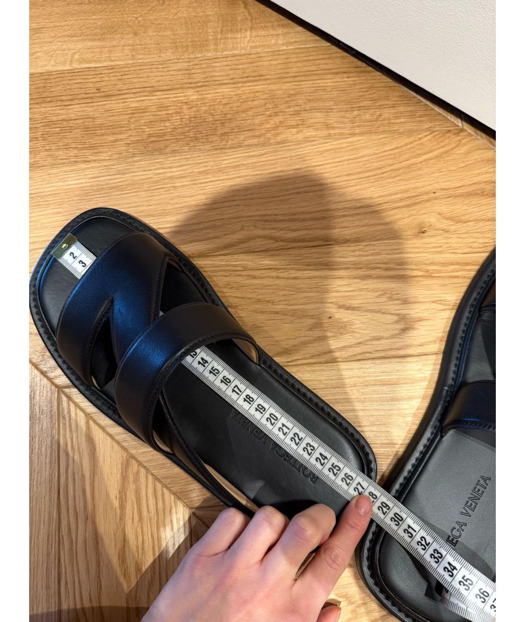 BOTTEGA VENETA Черные кожаные шлепанцы, фото 5