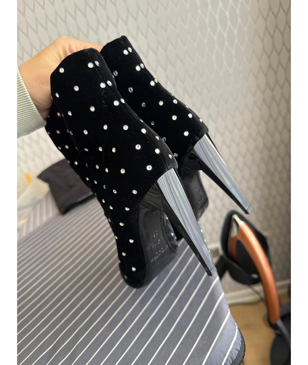 SAINT LAURENT Черные бархатные ботильоны, фото 4