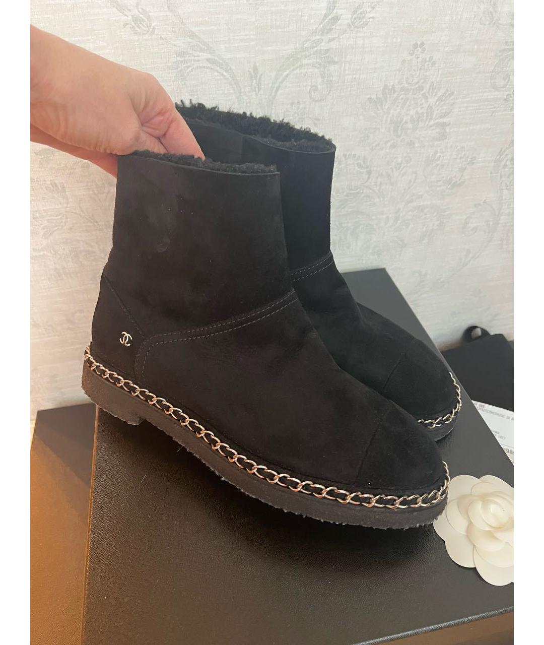 CHANEL Черные замшевые полусапоги, фото 2