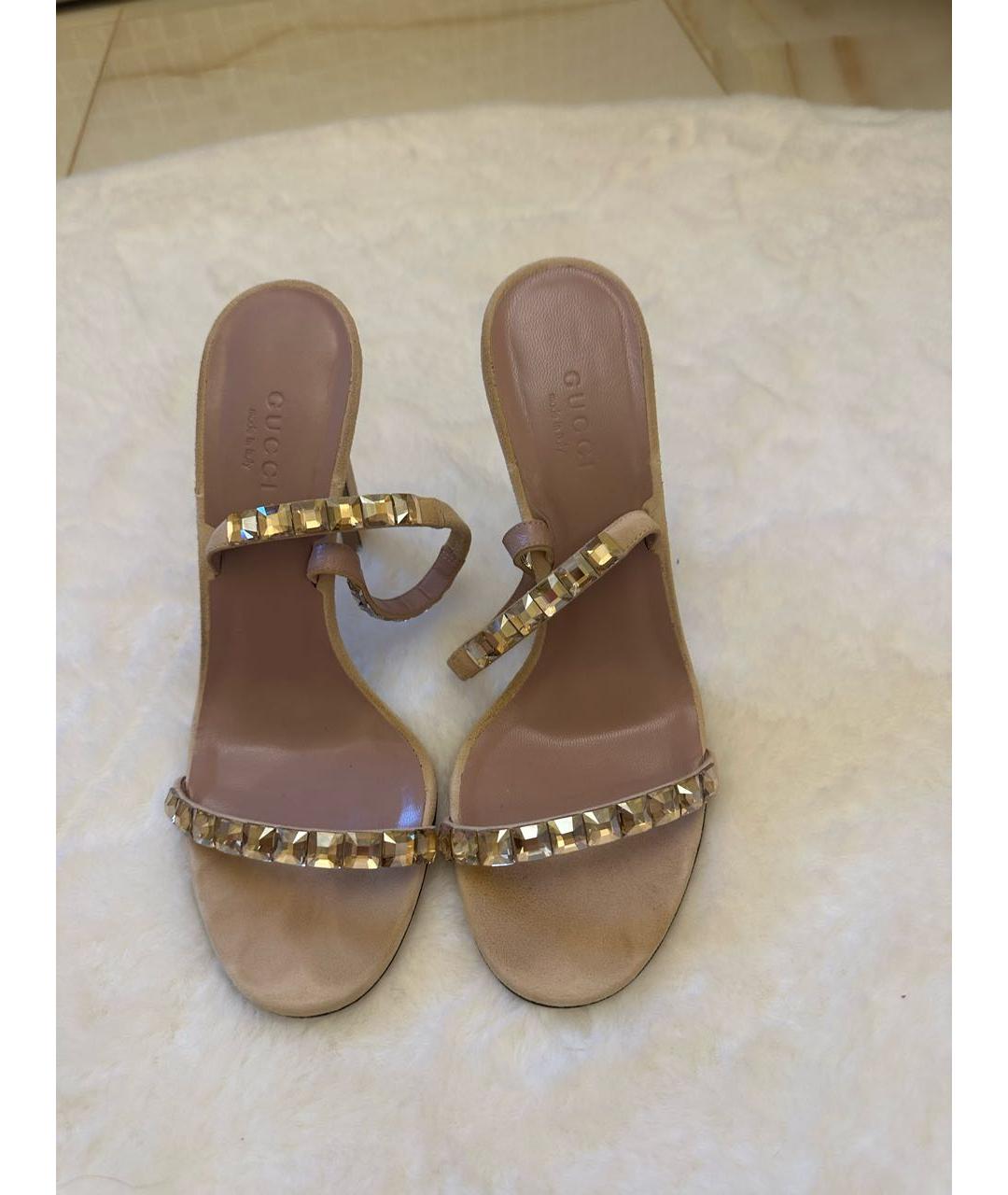 GUCCI Бежевые замшевые босоножки, фото 2