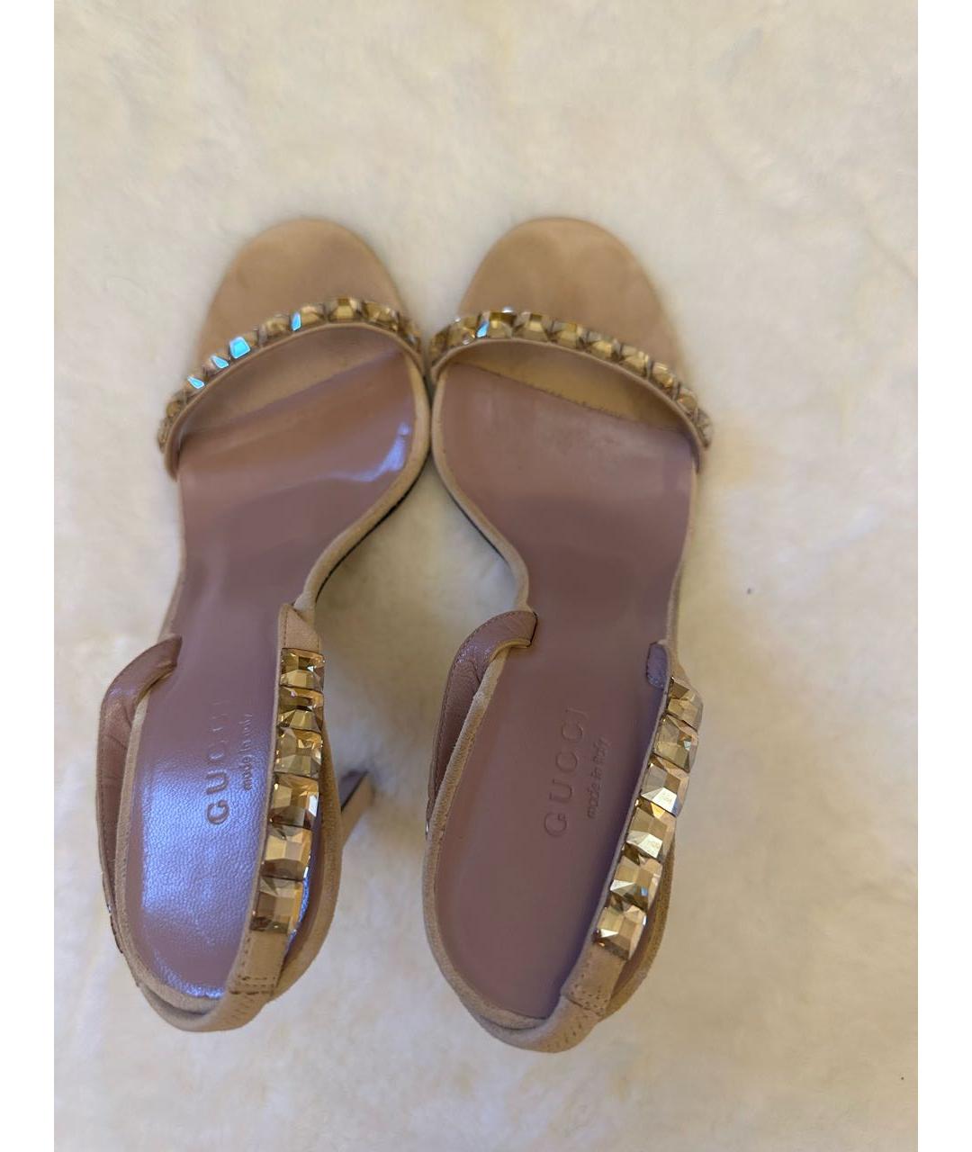 GUCCI Бежевые замшевые босоножки, фото 3