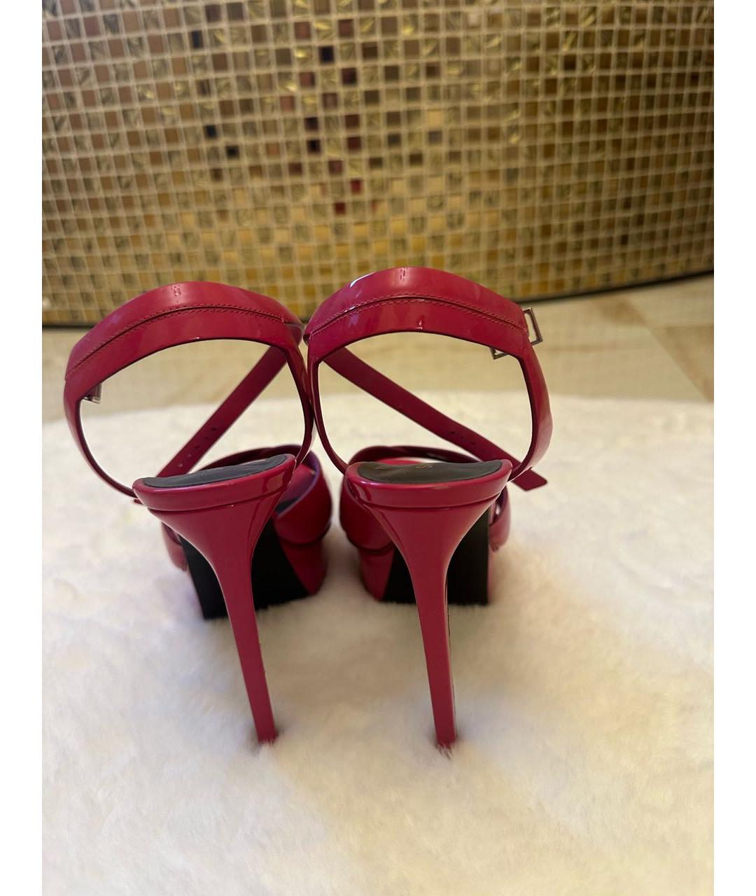 SAINT LAURENT Фуксия босоножки из лакированной кожи, фото 4