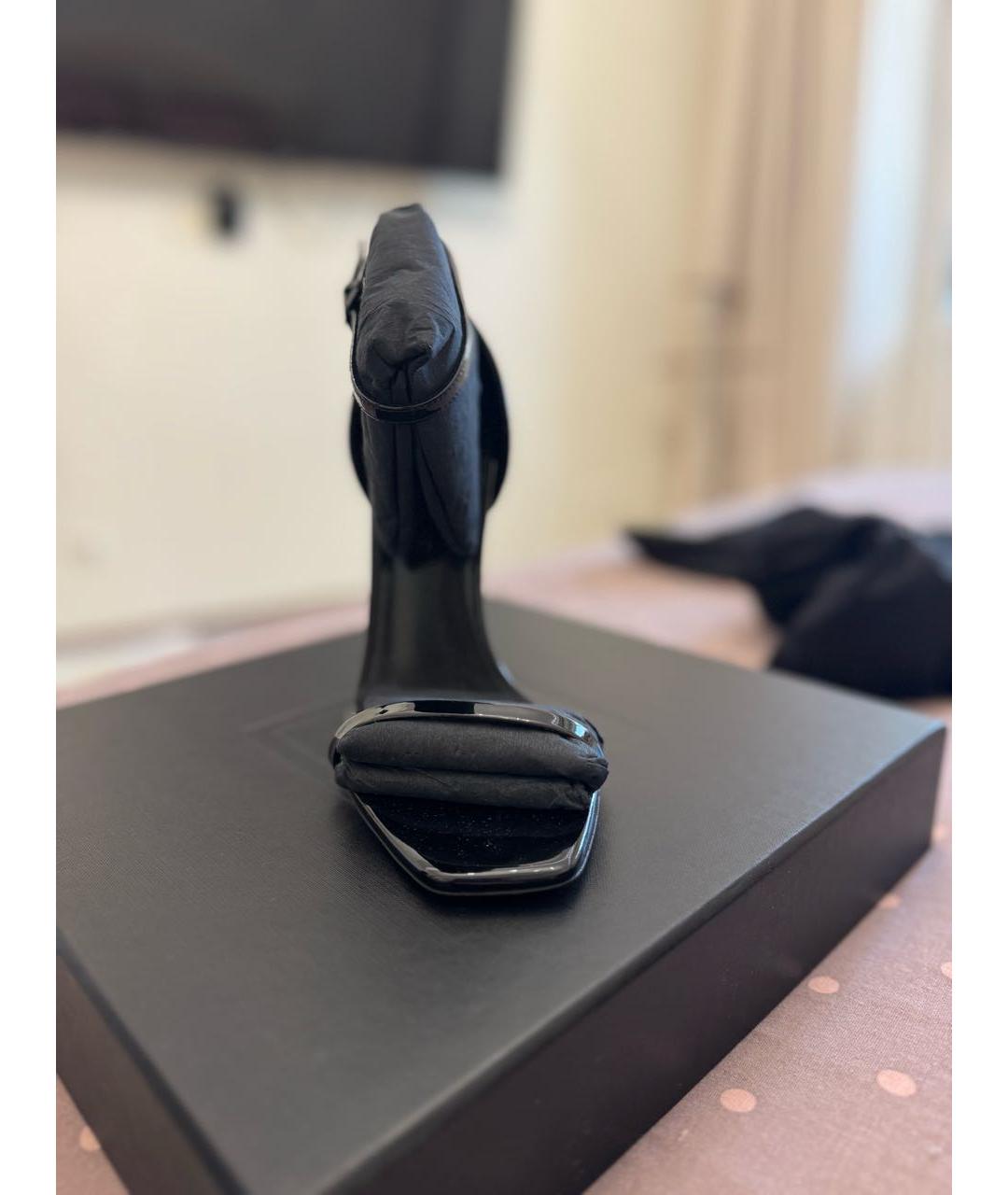 SAINT LAURENT Черные босоножки из лакированной кожи, фото 2