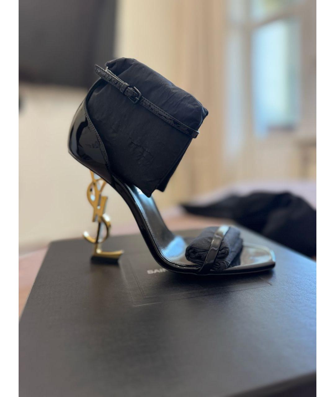 SAINT LAURENT Черные босоножки из лакированной кожи, фото 9