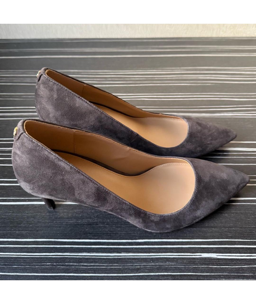 MICHAEL KORS Антрацитовые замшевые туфли, фото 2