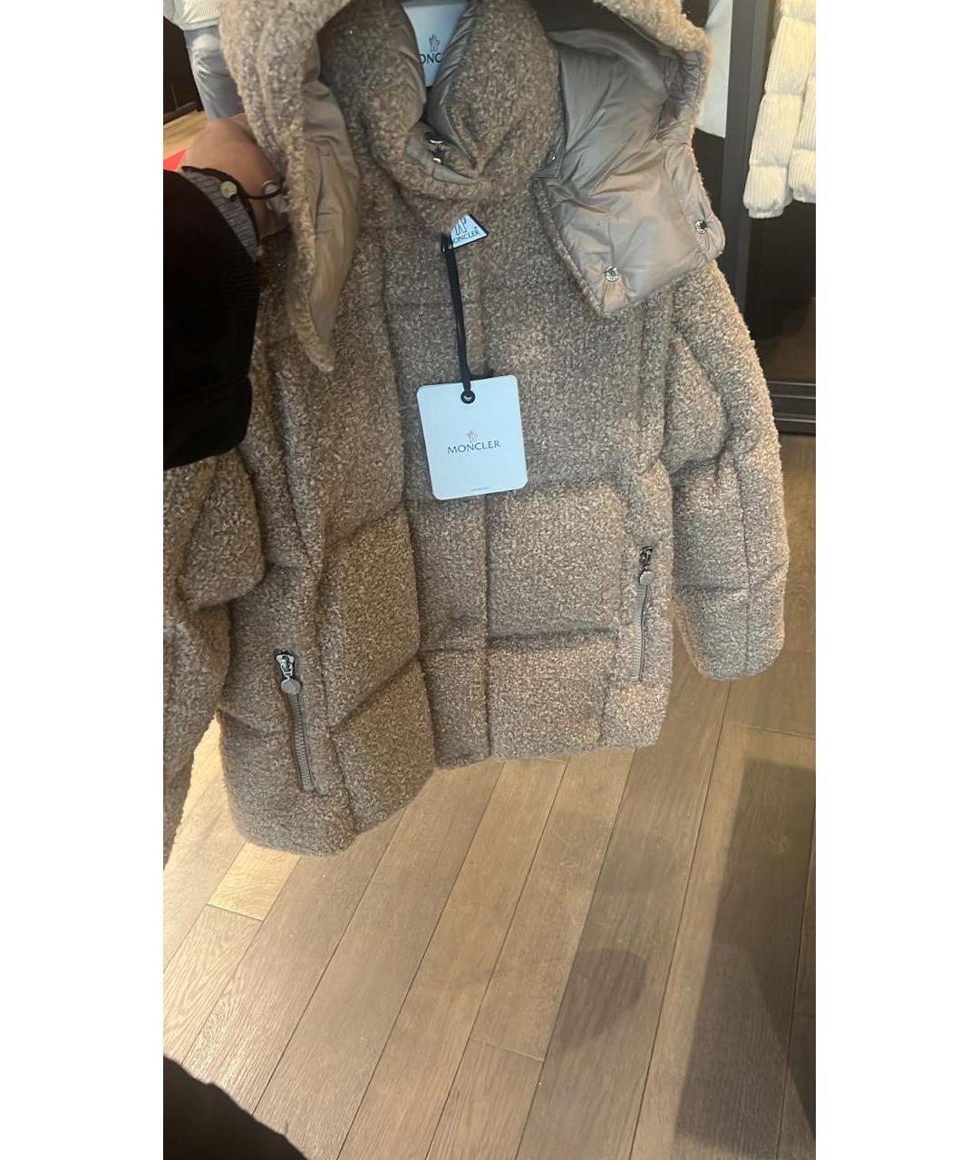 MONCLER Бежевый полиэстеровый пуховик, фото 5