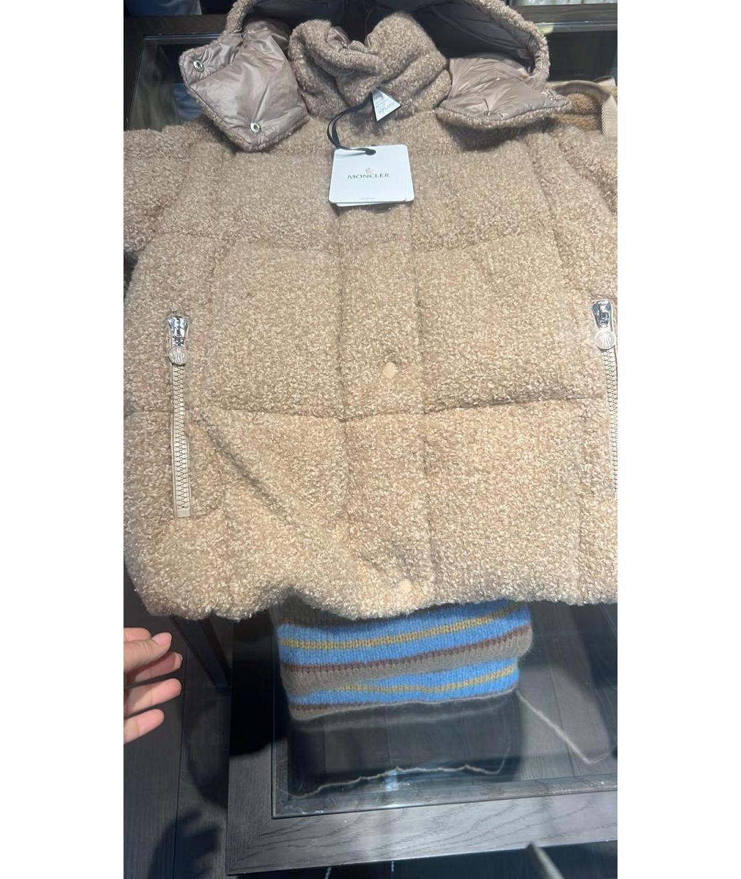 MONCLER Бежевый полиэстеровый пуховик, фото 6