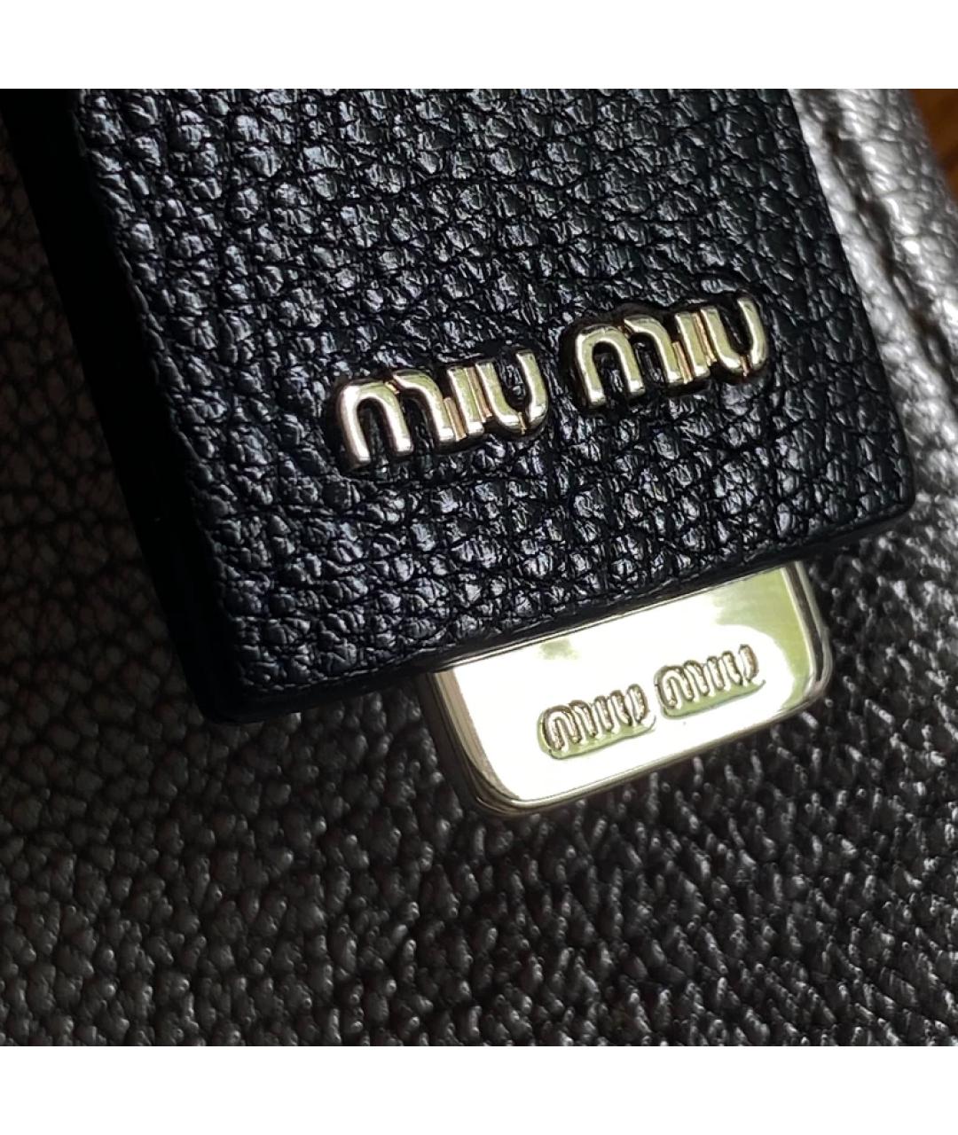 MIU MIU Серебряная кожаная сумка с короткими ручками, фото 3