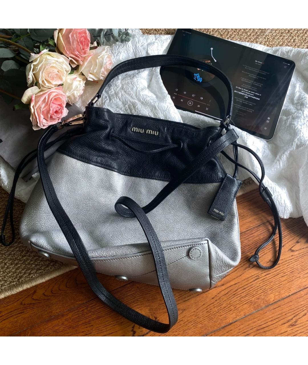MIU MIU Серебряная кожаная сумка с короткими ручками, фото 7