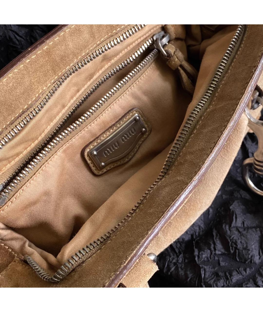 MIU MIU Бежевая замшевая сумка с короткими ручками, фото 3