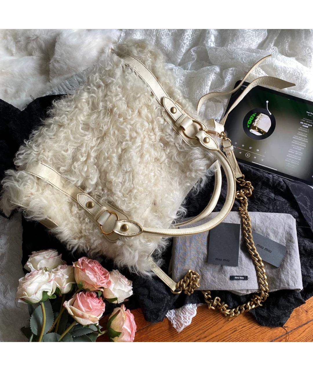 MIU MIU Бежевая меховая сумка с короткими ручками, фото 8