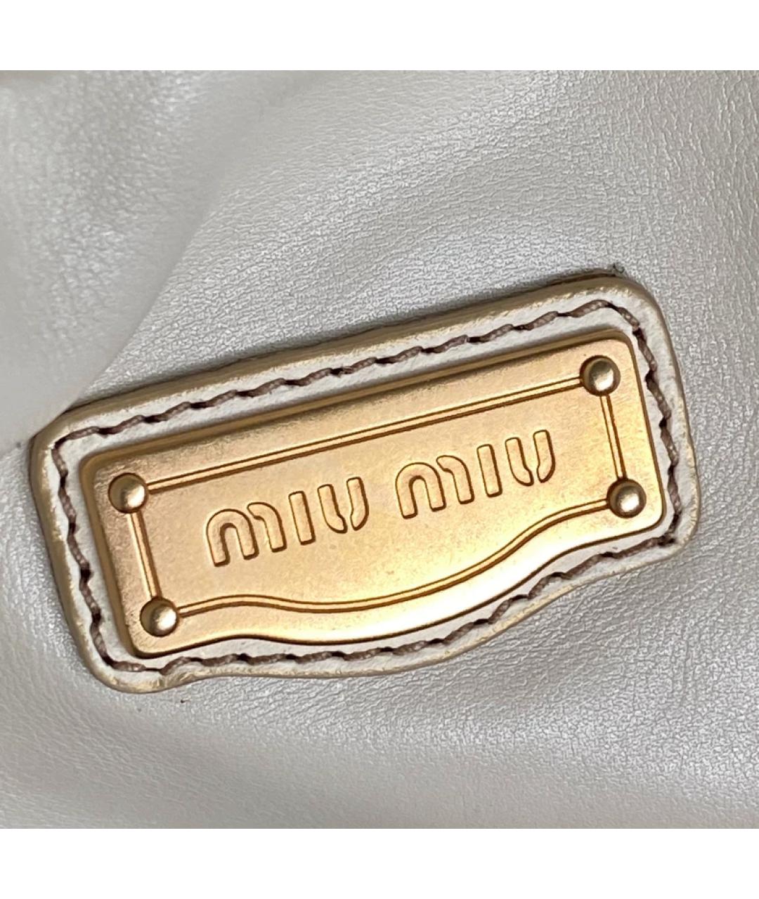 MIU MIU Бежевая меховая сумка с короткими ручками, фото 3