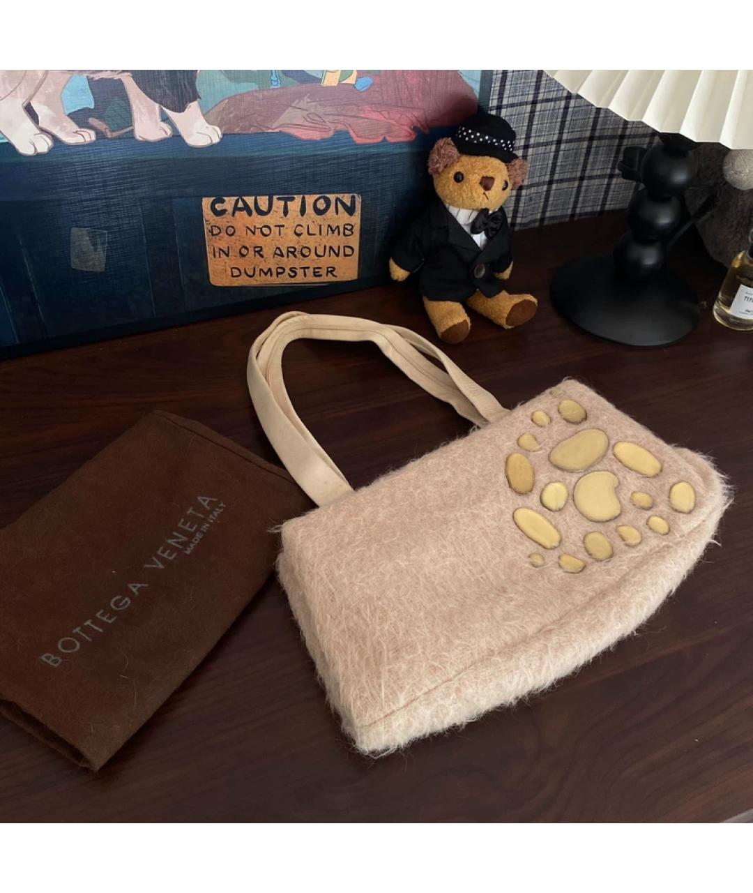 BOTTEGA VENETA Бежевая меховая сумка с короткими ручками, фото 9