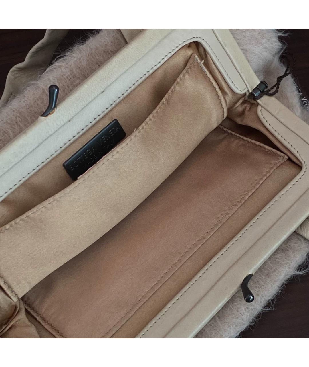 BOTTEGA VENETA Бежевая меховая сумка с короткими ручками, фото 5