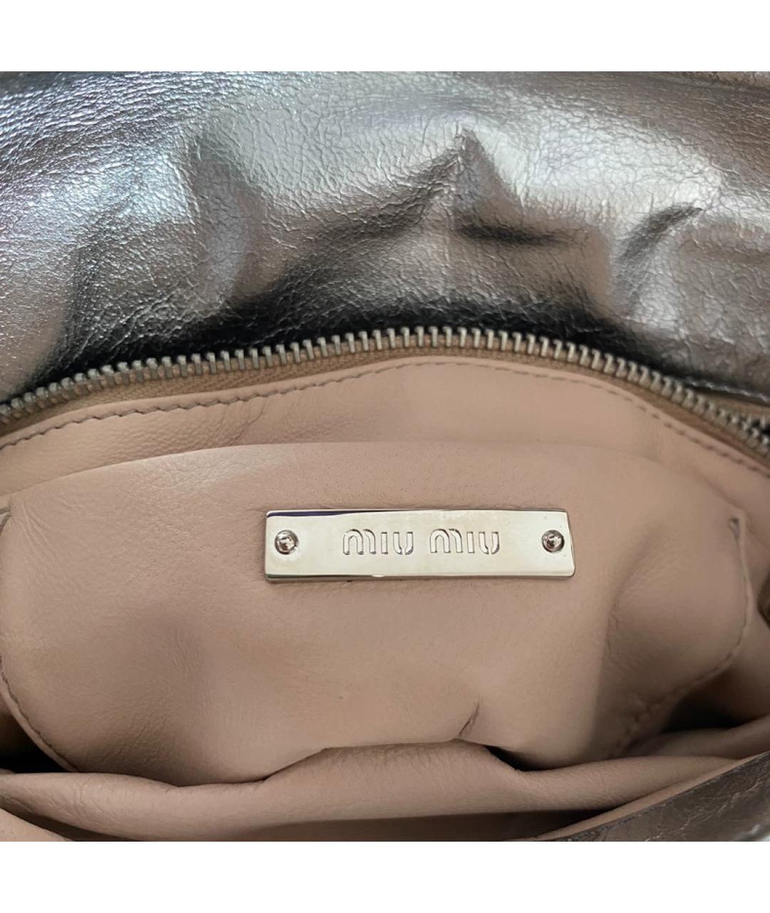 MIU MIU Серебряная кожаная сумка с короткими ручками, фото 6