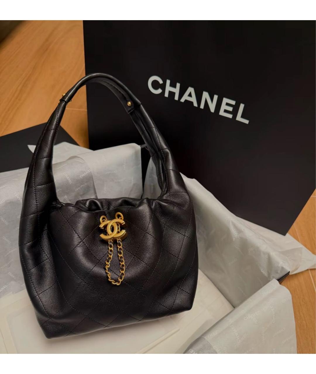CHANEL Черная кожаная сумка с короткими ручками, фото 3