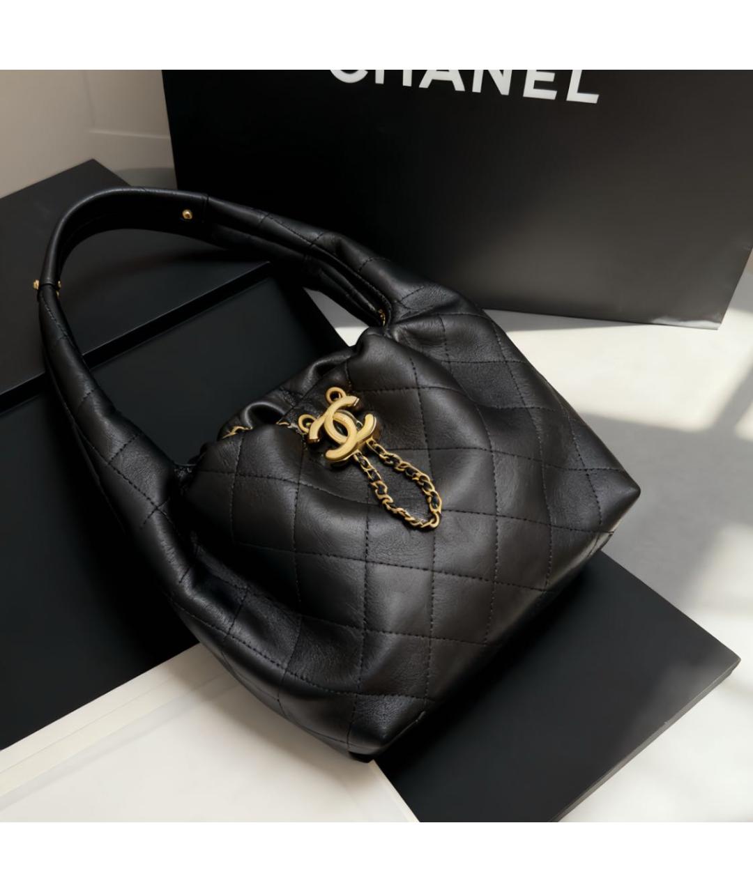 CHANEL Черная кожаная сумка с короткими ручками, фото 4