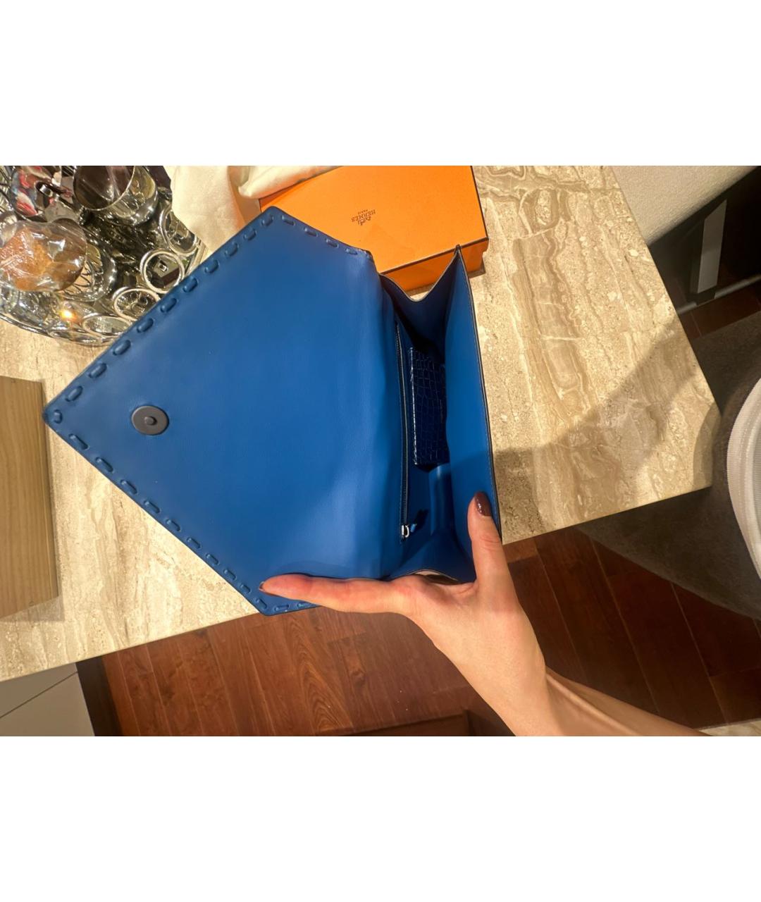 BOTTEGA VENETA Темно-синяя сумка через плечо из экзотической кожи, фото 4