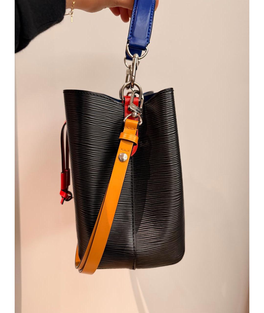 LOUIS VUITTON Черная кожаная сумка с короткими ручками, фото 2