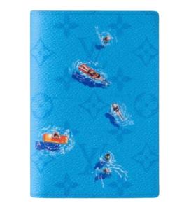 LOUIS VUITTON Обложка/футляр