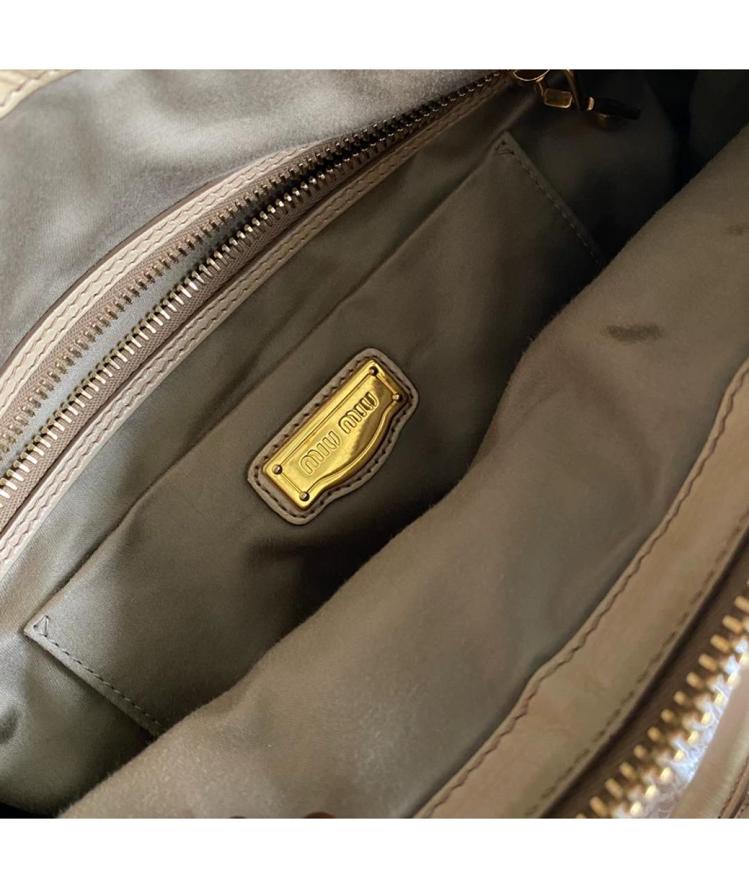 MIU MIU Бежевая кожаная сумка с короткими ручками, фото 4