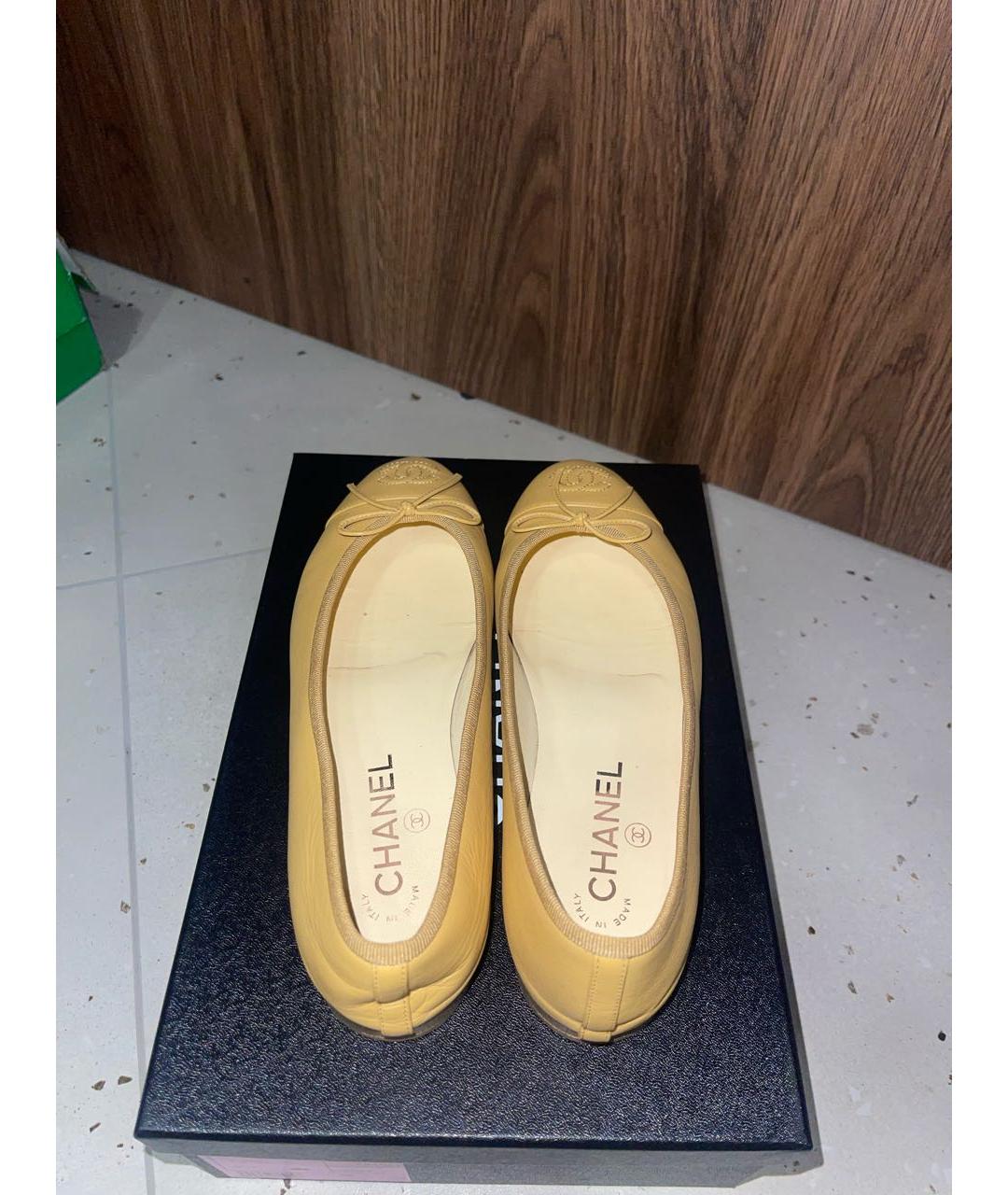 CHANEL Горчичные кожаные балетки, фото 3