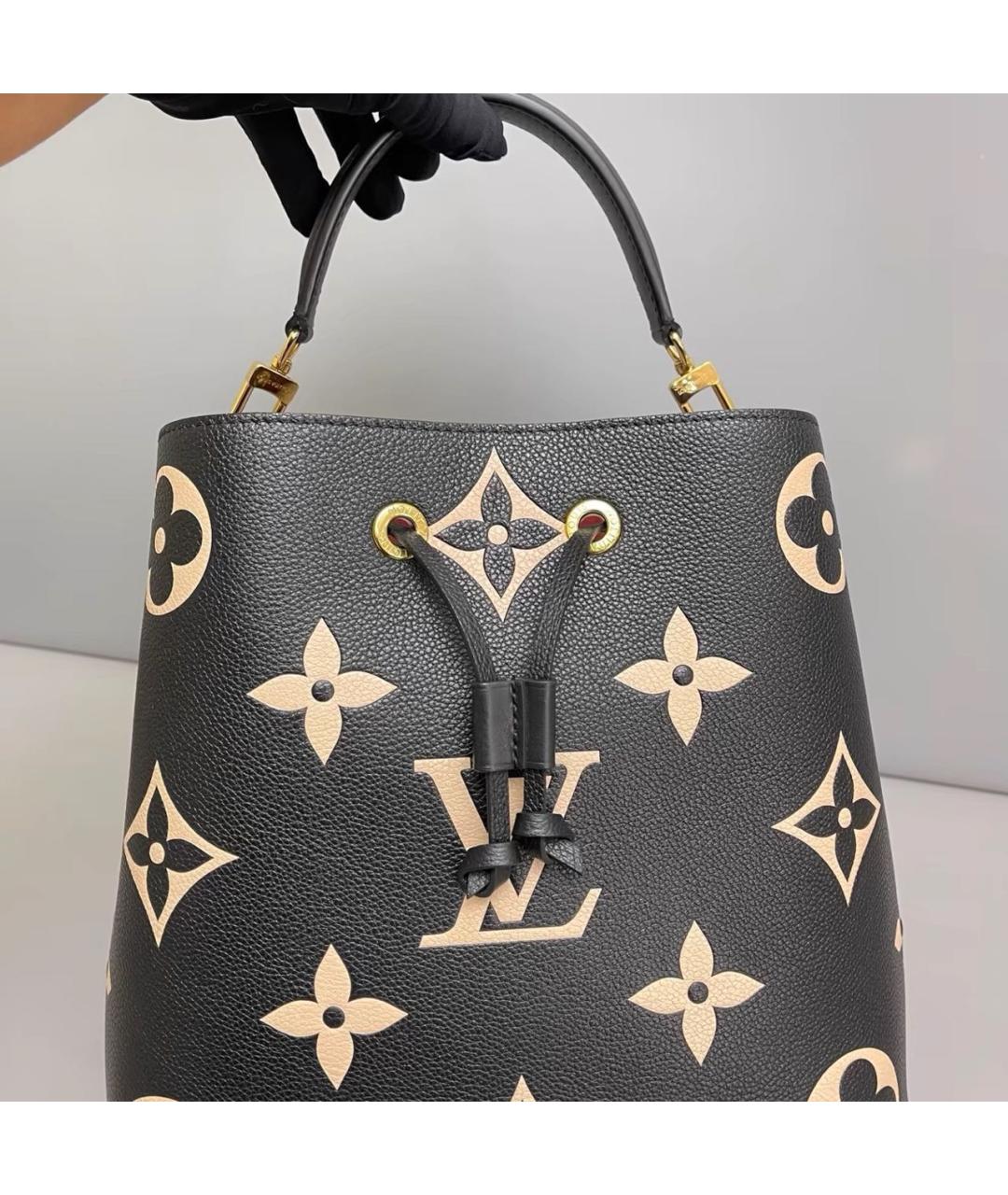 LOUIS VUITTON Черная кожаная сумка с короткими ручками, фото 6