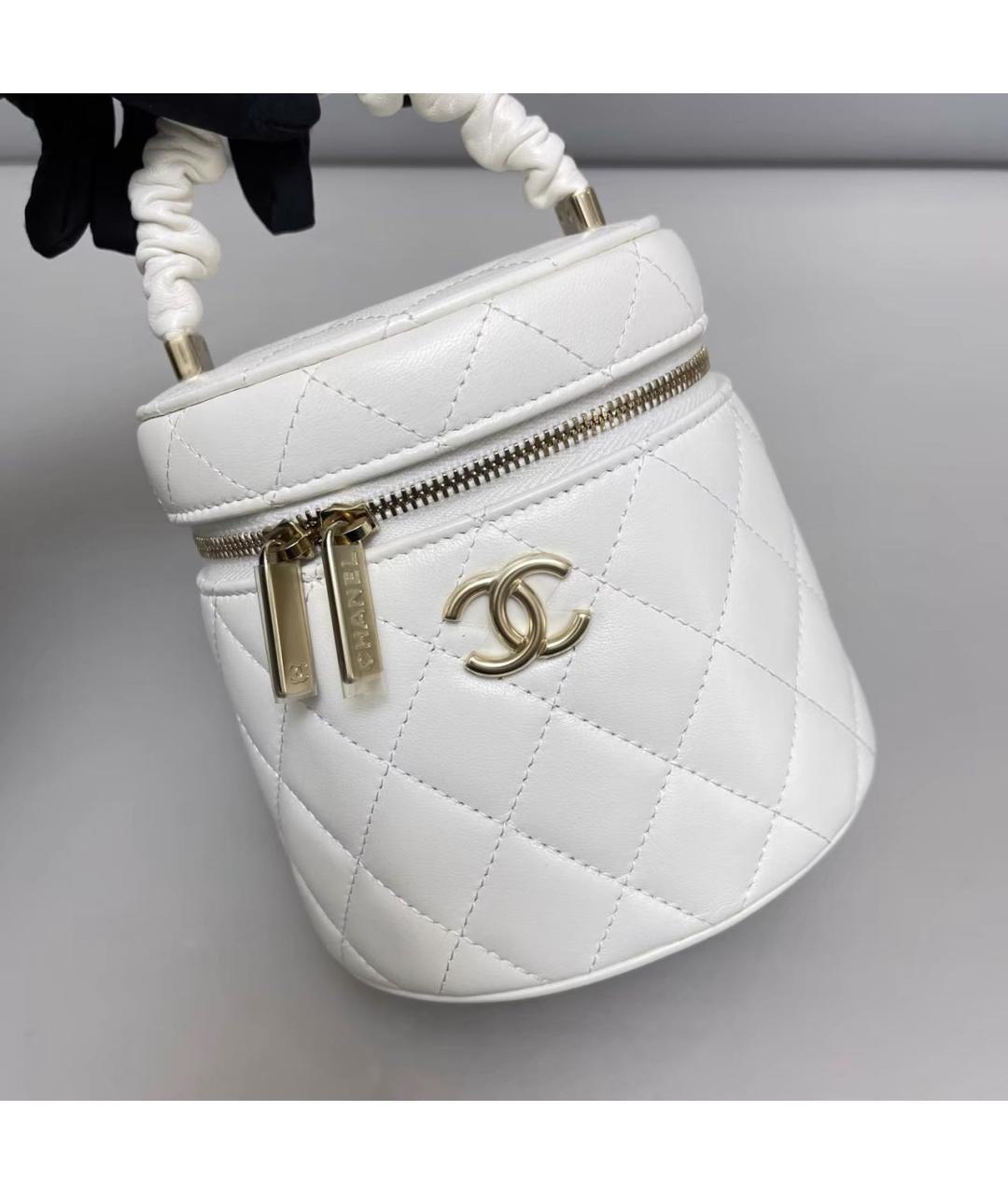 CHANEL Белая кожаная сумка с короткими ручками, фото 7