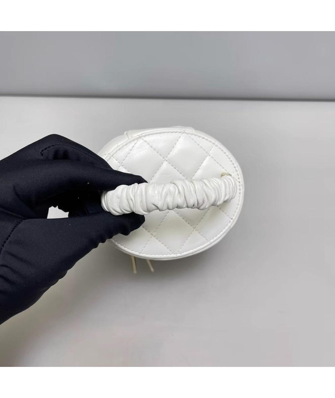 CHANEL Белая кожаная сумка с короткими ручками, фото 6