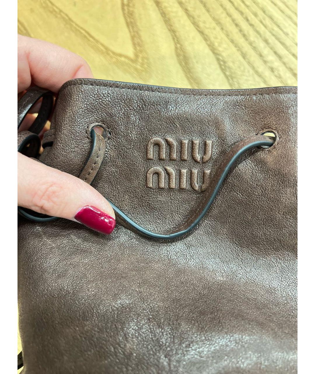 MIU MIU Коричневая кожаная сумка через плечо, фото 5