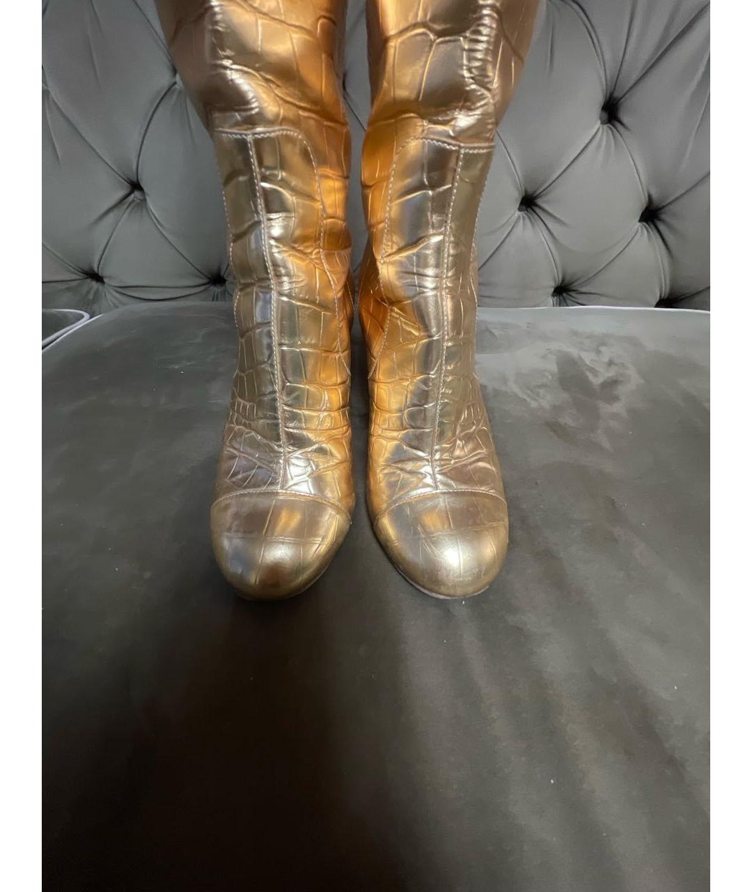 CHANEL Золотые кожаные сапоги, фото 3