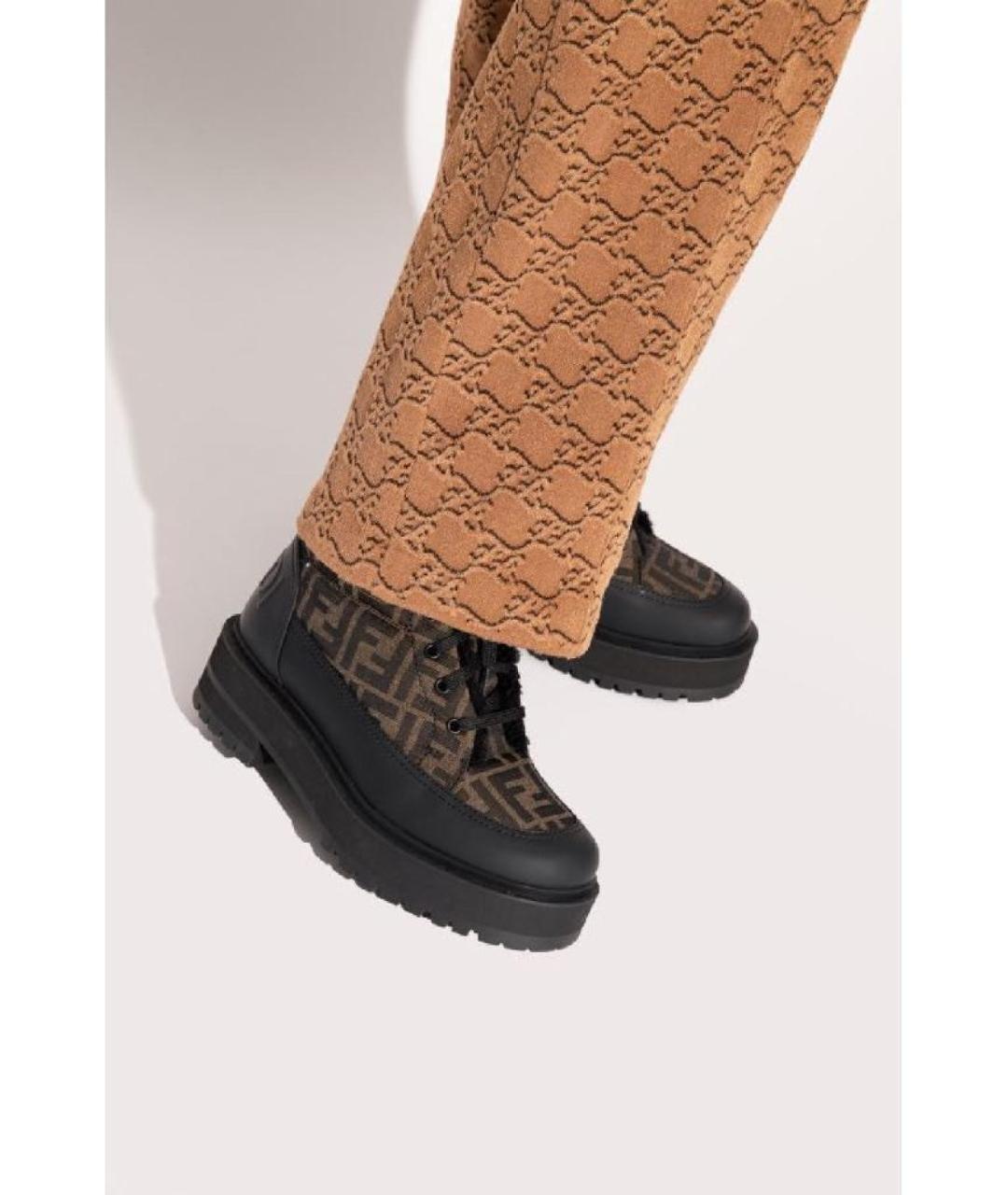 FENDI Коричневые текстильные ботинки, фото 4